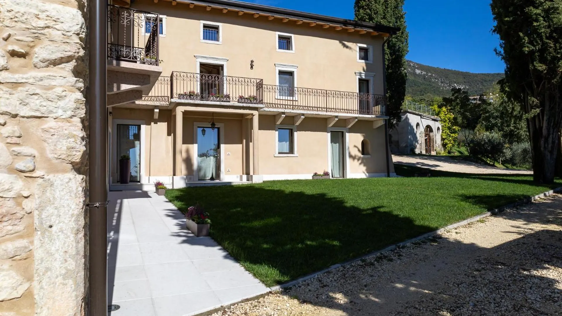Apartment Corte La Pellegrina Caprino Veronese